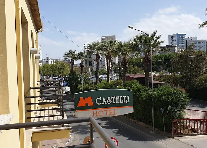 Hotell Castelli 3*